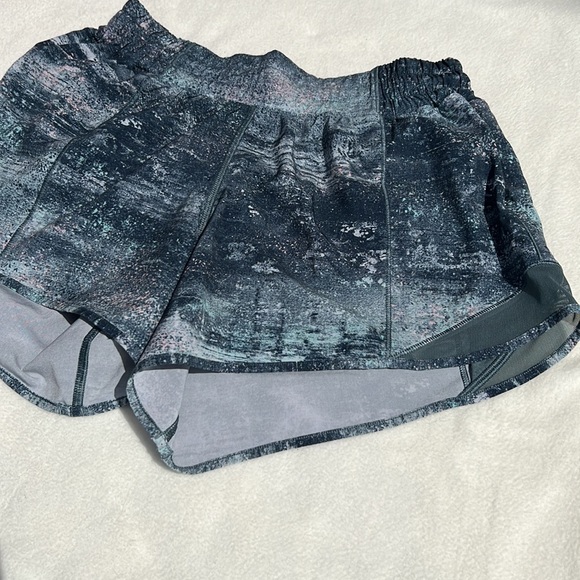 Lululemon Hotty Hot Short II *Long 4" Azurite Mint Tint Multi / Mystic Green 6 - Picture 7 of 15